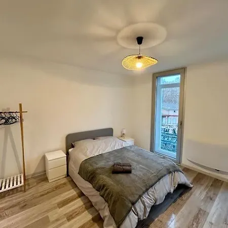 Le Douillet, Proche Gare Et Metro Apartman