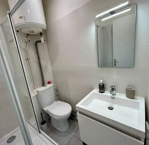 Le Douillet, Proche Gare Et Metro *